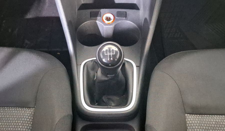 Volkswagen Polo 1.6 MT Hatchback 2015
