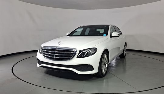 Mercedes Benz • Clase E