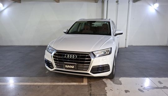Audi • Q5