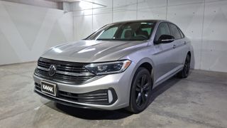 Volkswagen • Jetta