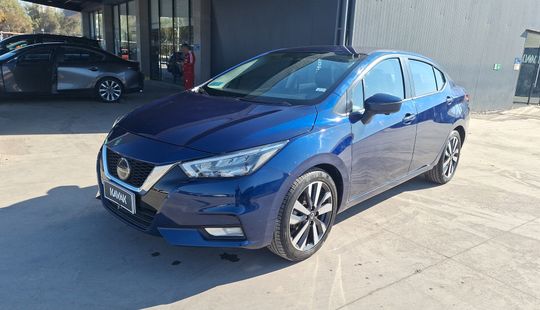 Nissan • Versa