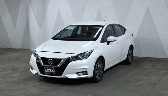 Nissan • Versa