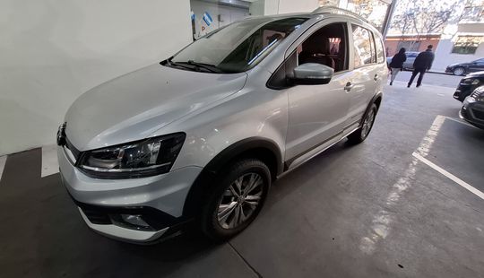 Volkswagen • Suran Cross