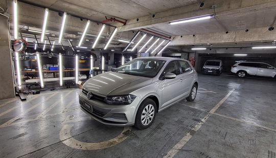 Volkswagen • Polo