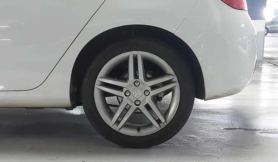 Peugeot 308 2.0 16V FLEX ALLURE AUTO Hatchback 2015