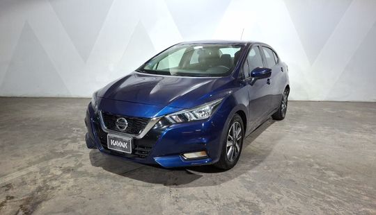 Nissan • Versa