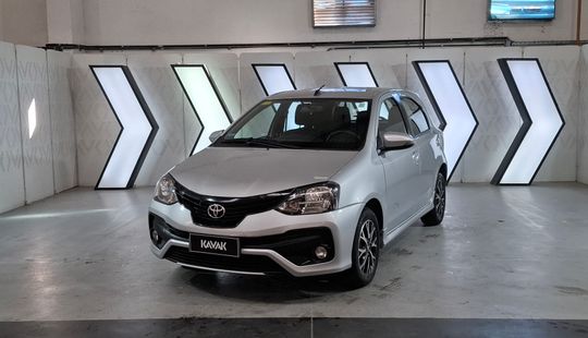 Toyota • Etios