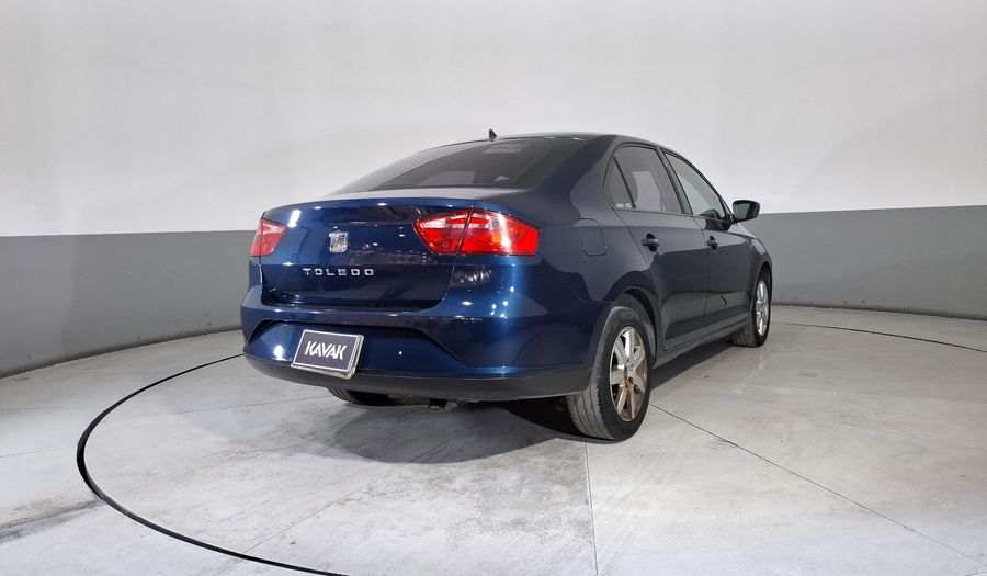 Seat Toledo 1.6 REFERENCE MT Sedan 2013