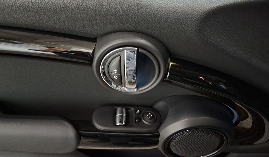 Mini Cooper S 2.0 COOPER CLASSIC DCT Hatchback 2023