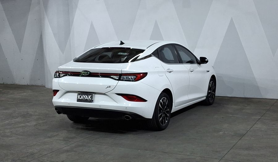 Jac J7 1.5 QUANTUM CVT Hatchback 2023