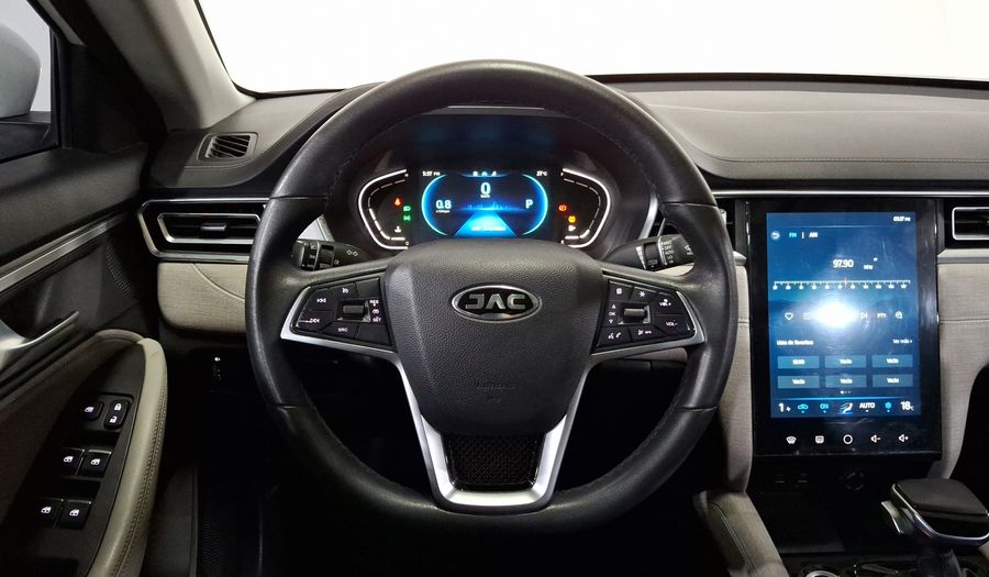 Jac J7 1.5 QUANTUM CVT Hatchback 2023