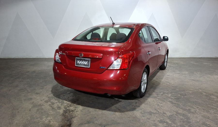 Nissan Versa 1.6 ADVANCE TA AC Sedan 2014
