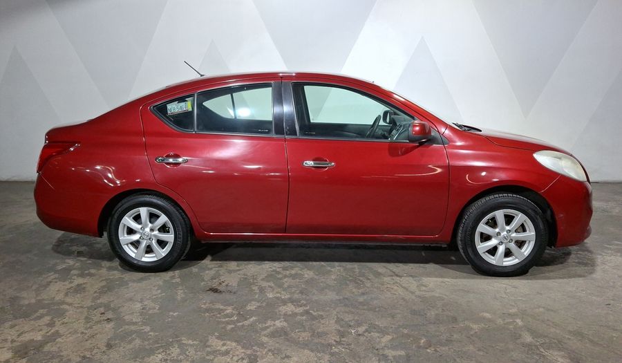 Nissan Versa 1.6 ADVANCE TA AC Sedan 2014