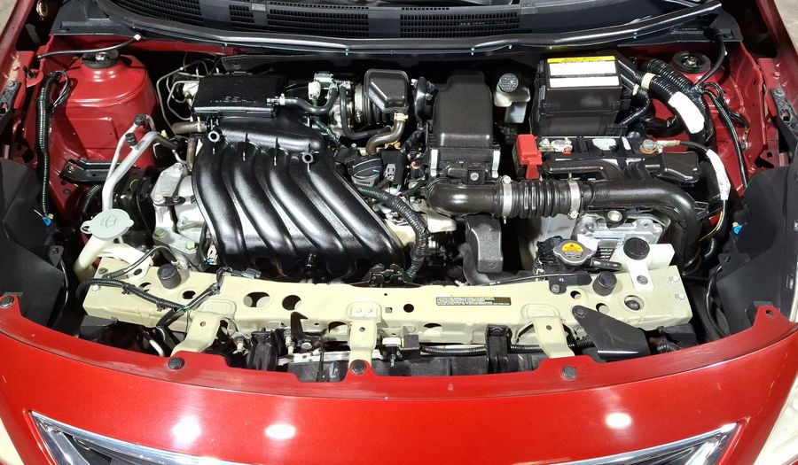 Nissan Versa 1.6 ADVANCE TA AC Sedan 2014