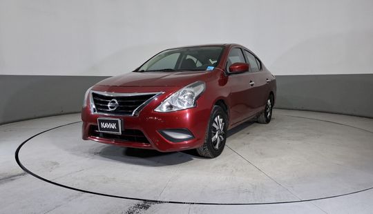 Nissan • Versa