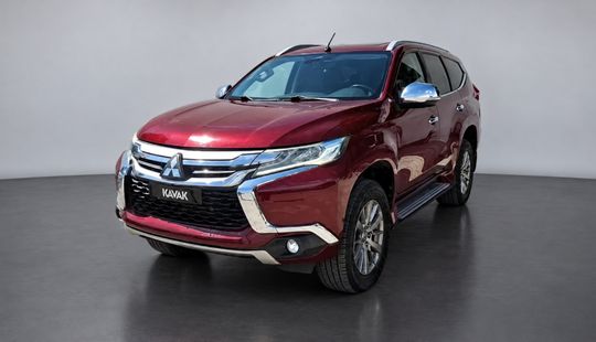 Mitsubishi • Montero