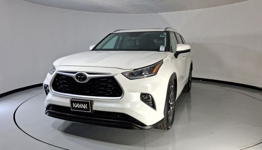 Toyota • Highlander