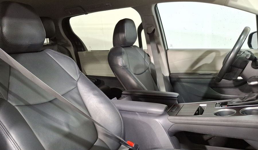Toyota Sienna 2.5 HEV XLE AUTO Minivan 2023