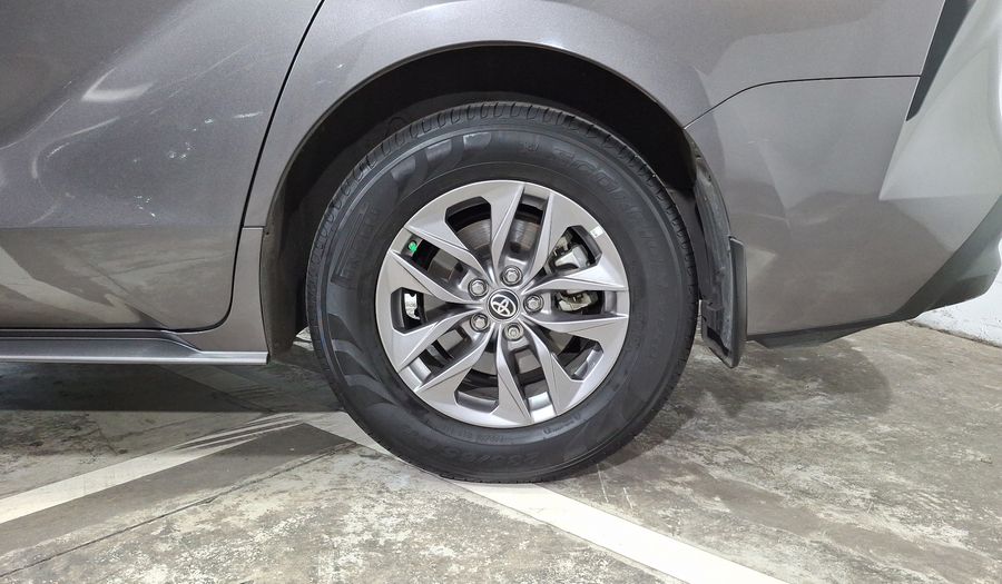 Toyota Sienna 2.5 HEV XLE AUTO Minivan 2023