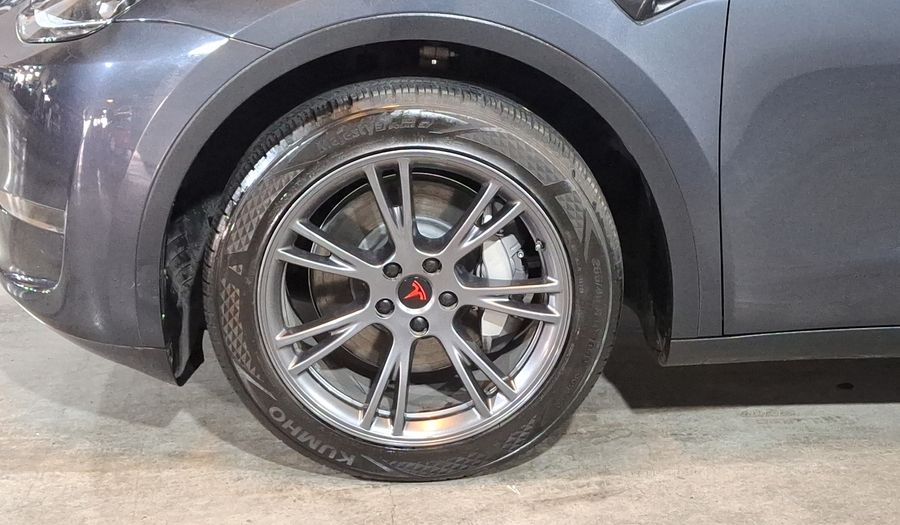 Tesla Model Y BEV LONG RANGE AUTO 4WD Suv 2024