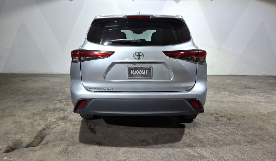 Toyota Highlander 3.5 LE AUTO Suv 2021