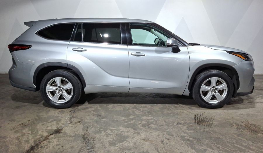 Toyota Highlander 3.5 LE AUTO Suv 2021