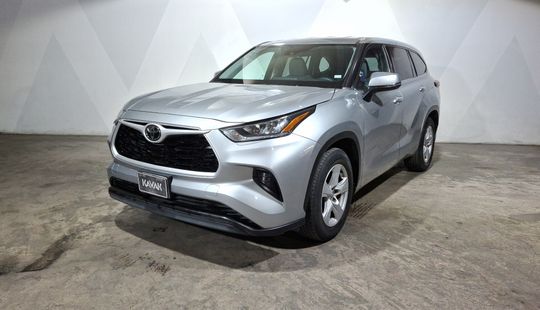 Toyota • Highlander