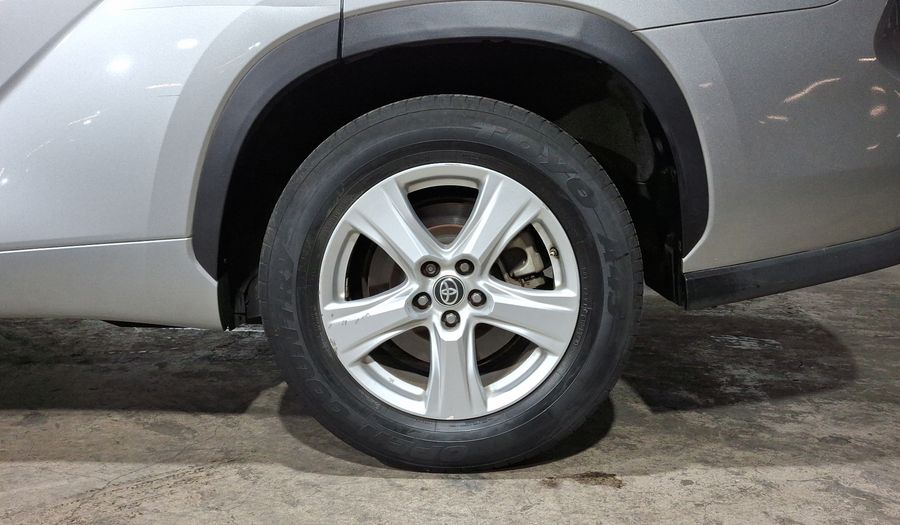 Toyota Highlander 3.5 LE AUTO Suv 2021
