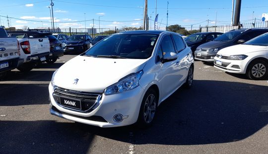 Peugeot • 208