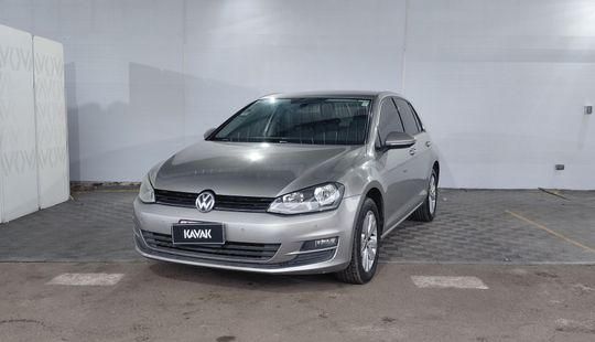 Volkswagen • Golf