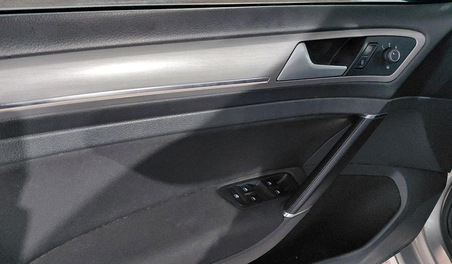 Volkswagen Golf 1.4 TSI COMFORTLINE Hatchback 2015