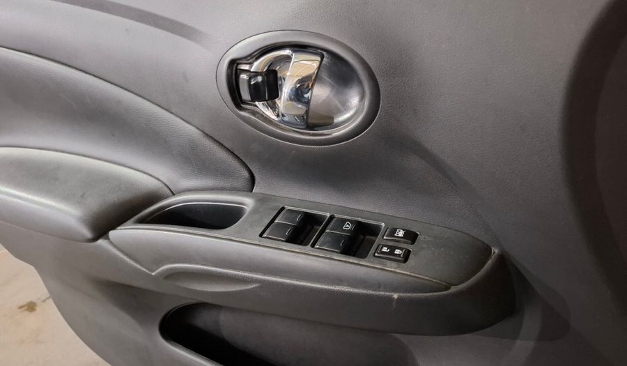 Nissan Versa 1.6 EXCLUSIVE AUTO Sedan 2019