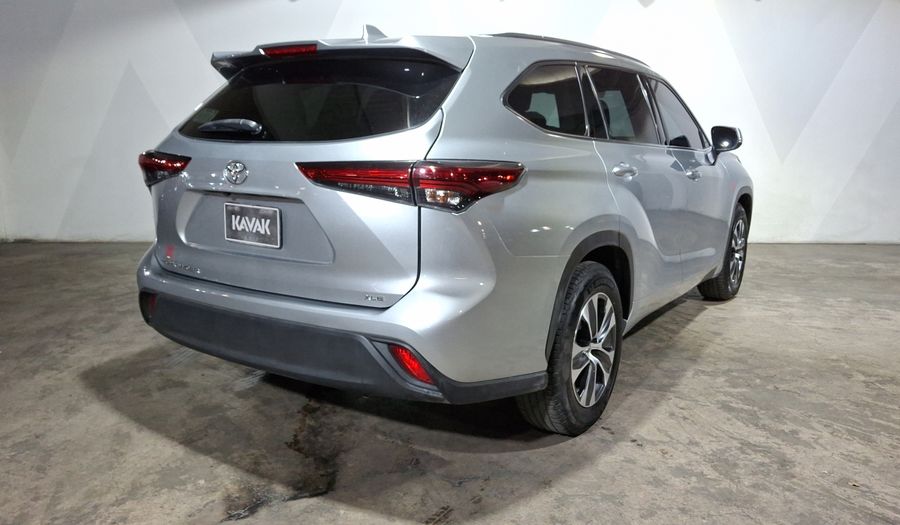Toyota Highlander 3.5 XLE AUTO Suv 2021