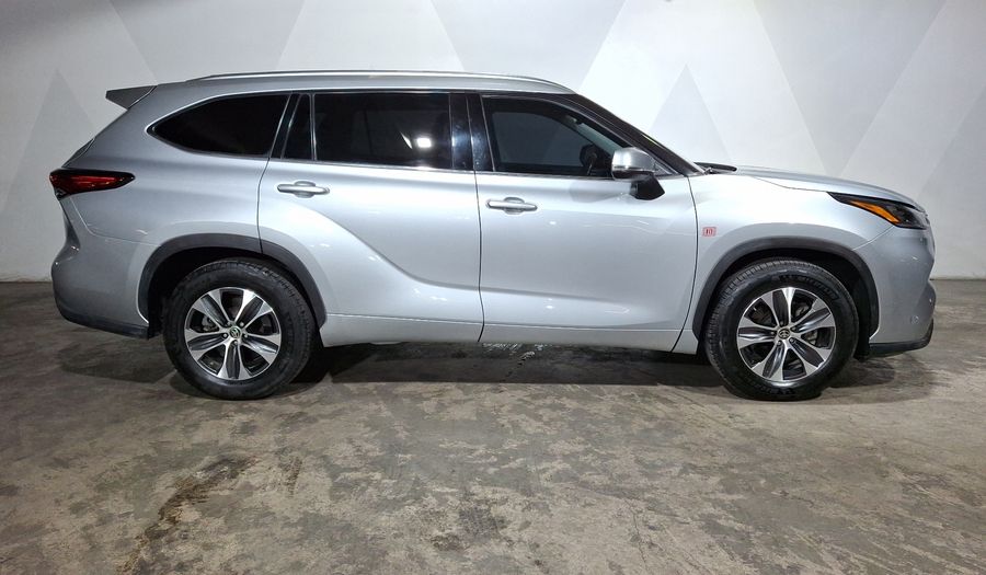 Toyota Highlander 3.5 XLE AUTO Suv 2021