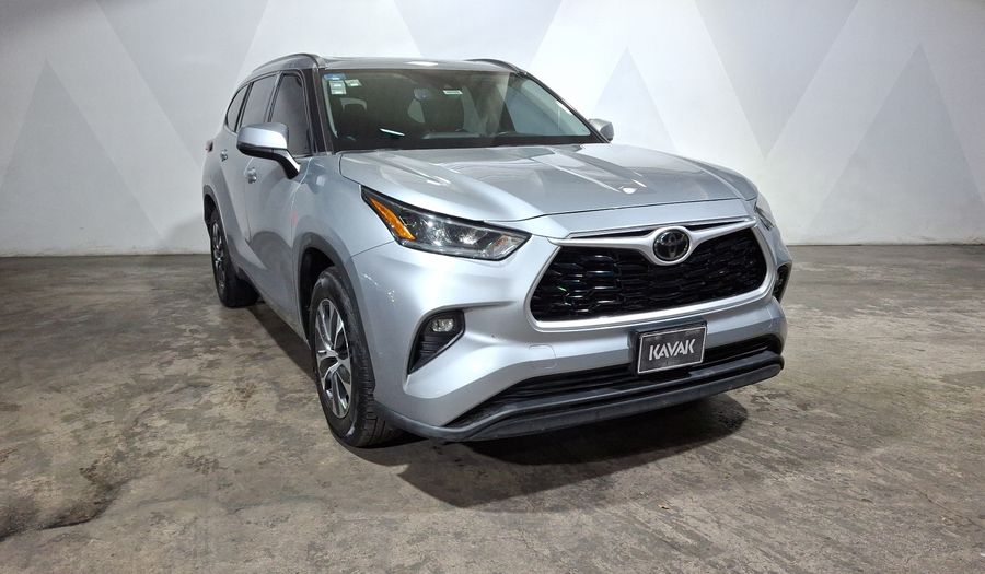 Toyota Highlander 3.5 XLE AUTO Suv 2021
