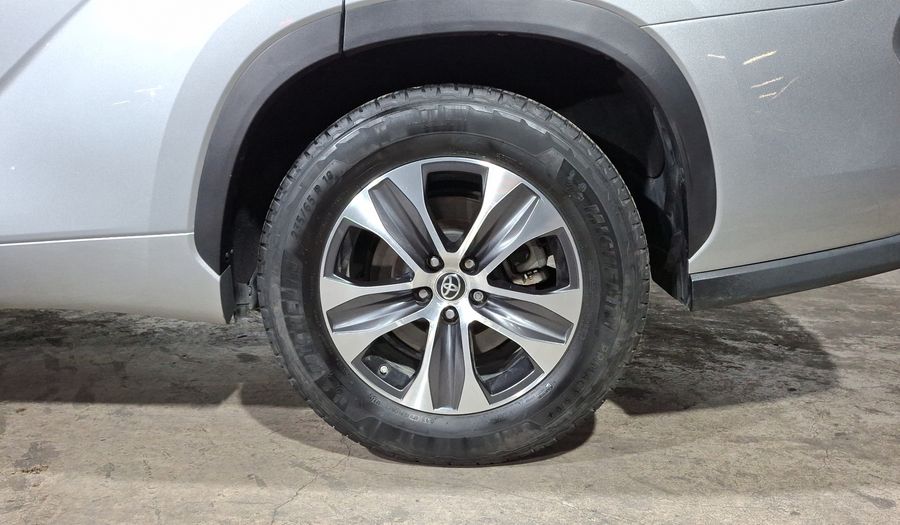 Toyota Highlander 3.5 XLE AUTO Suv 2021