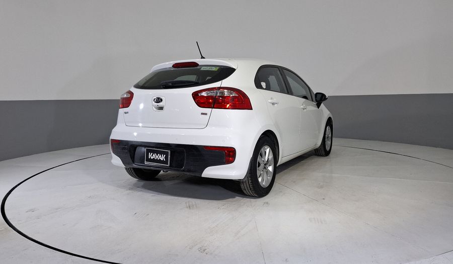 Kia Rio 1.6 EX MT Hatchback 2017