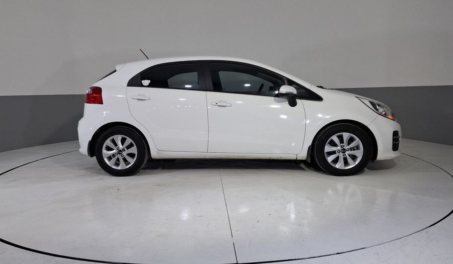 Kia Rio 1.6 EX MT Hatchback 2017