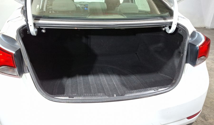 Hyundai Elantra 1.8 GLS AT Sedan 2016