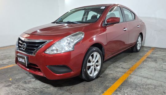 Nissan • Versa