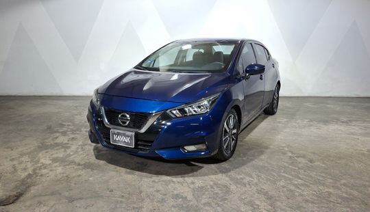 Nissan • Versa