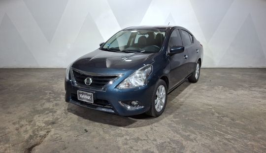 Nissan • Versa