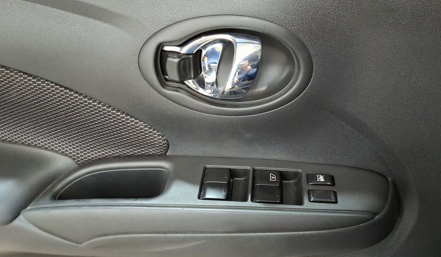 Nissan Versa 1.6 ADVANCE AUTO Sedan 2017