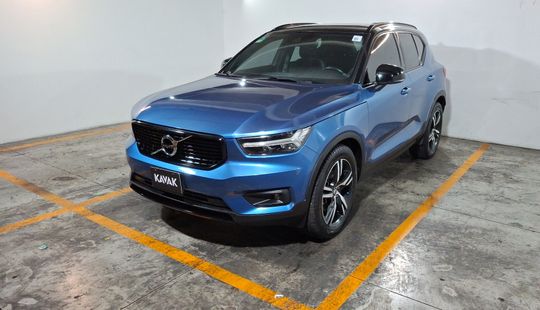 Volvo • XC40