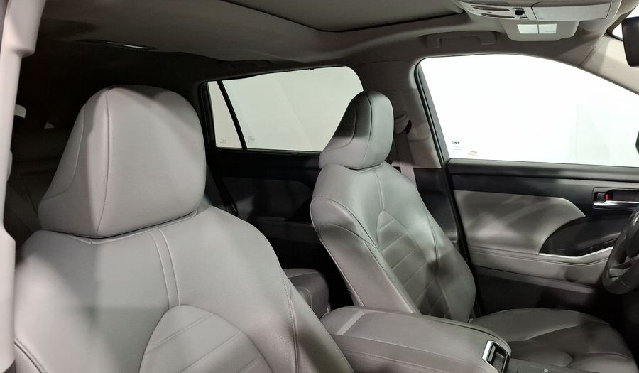 Toyota Highlander 3.5 XLE AUTO Suv 2022