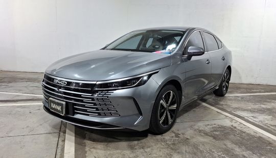 2025 • 9,702 km • Automático