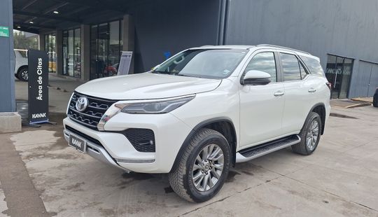 Toyota • Fortuner