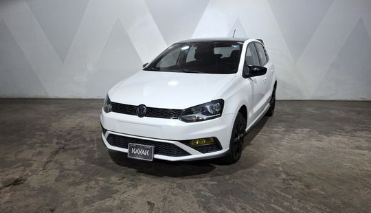 Volkswagen • Polo
