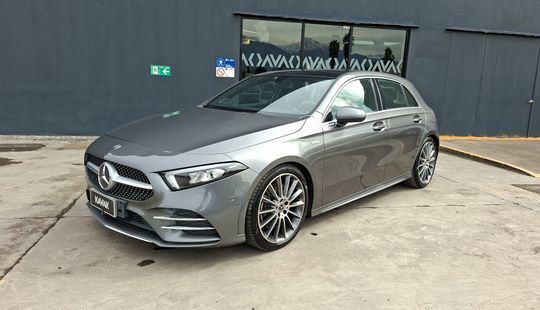 Mercedes Benz • Clase A