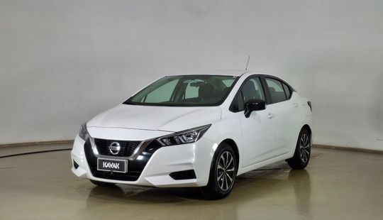 Nissan • Versa